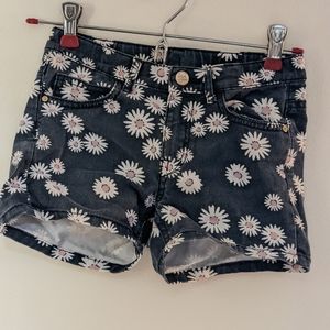H&M Daisy shorts